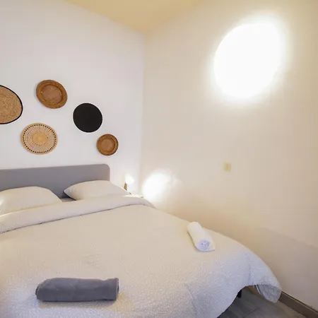 Agora, Au Coeur Historique Apartamento *